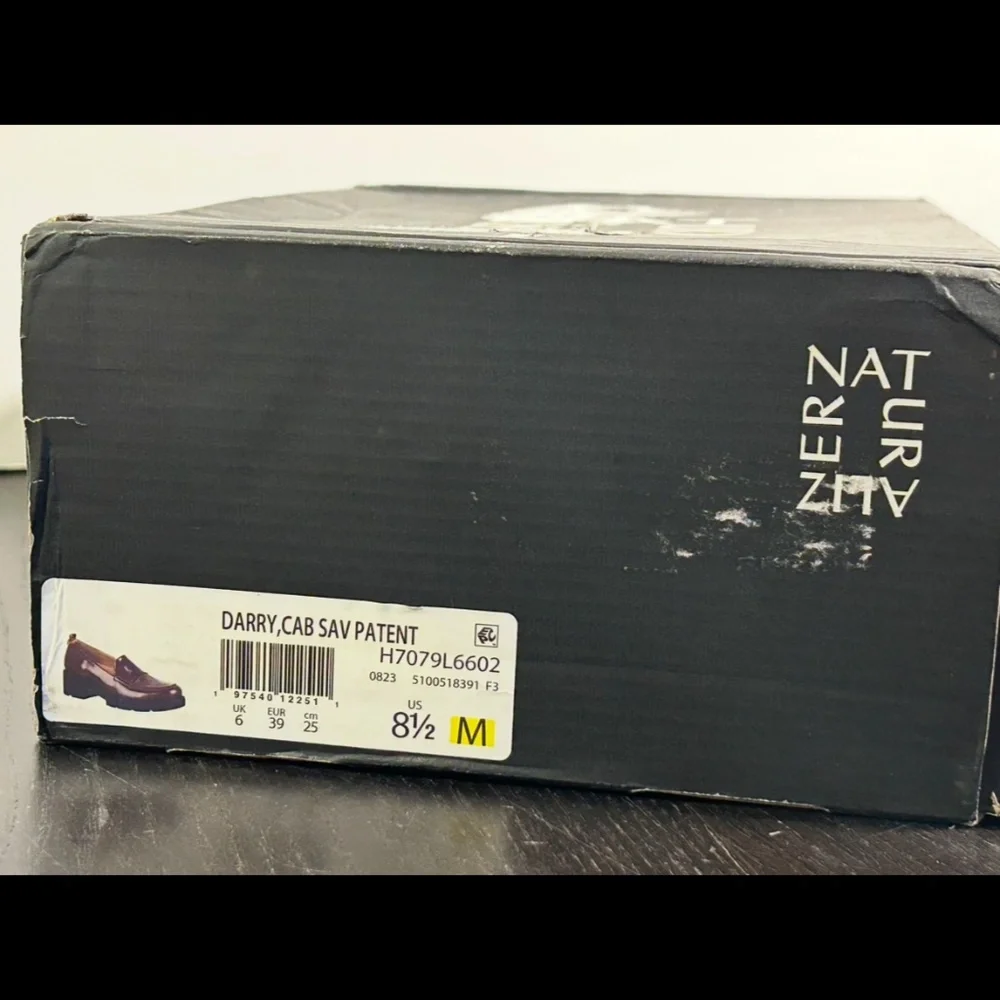 Naturalizer Darry Lug Sole Patent Leather Loafers Shoes Cab Sav Red Size 8.5M